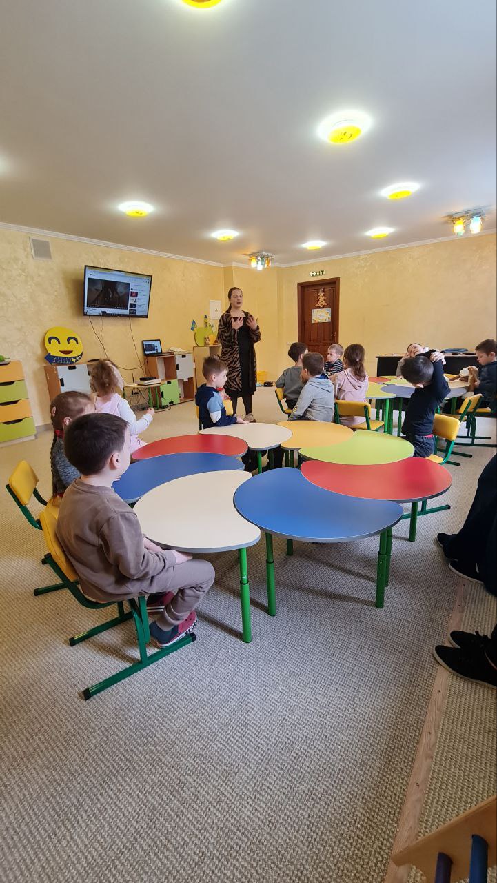 Практикуємось_з_дітьми_спеціальність_012_Дошкільна_освіта.jpg