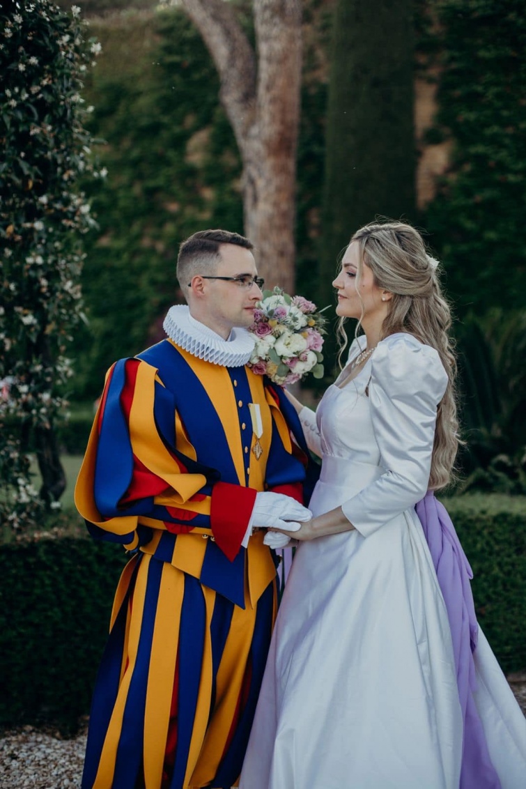 3083ad6-ukraine-switzerland-vatikan-wedding.jpg