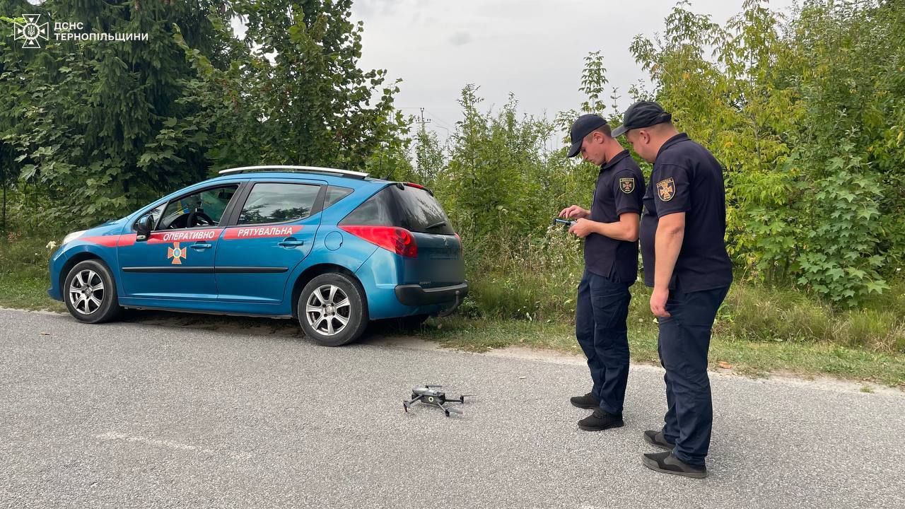 Паліїв сухої трави на Тернопільщині виявляють дронами