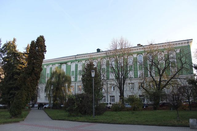640px-Адміністративний_корпус_ТНМУ.jpg
