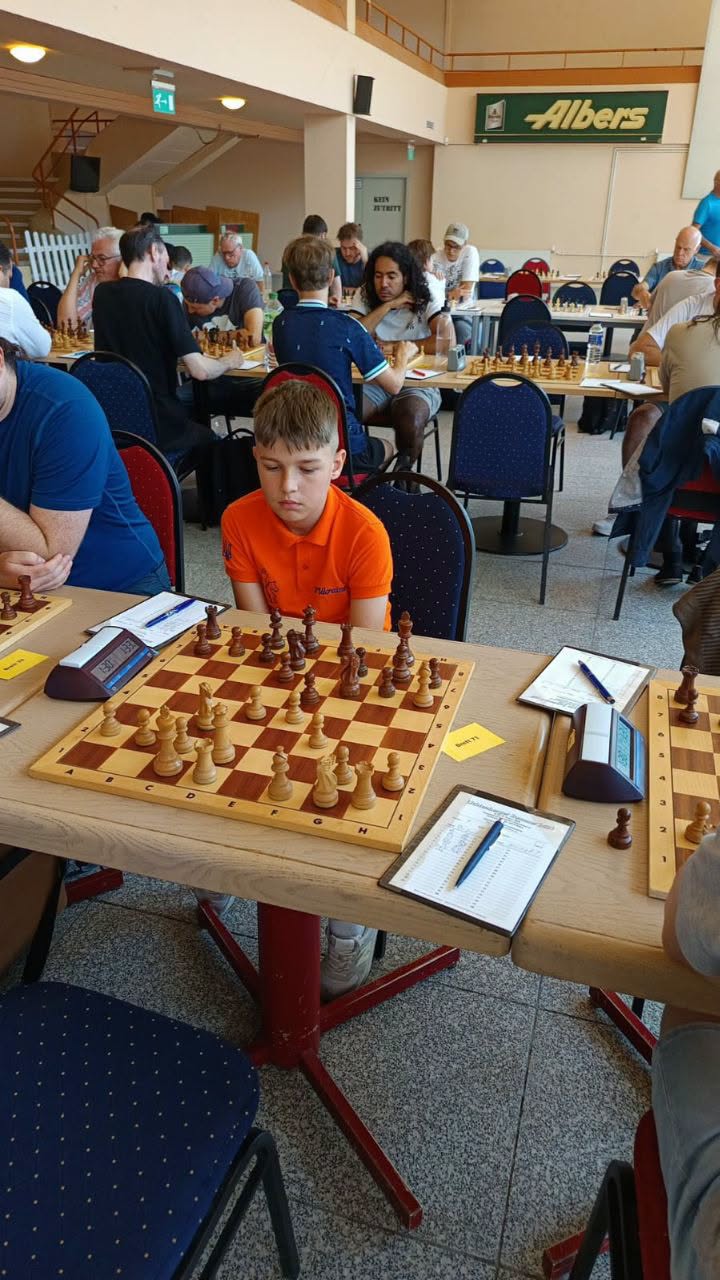 781010654_1783092593146153_3286930524554154549_n.jpg