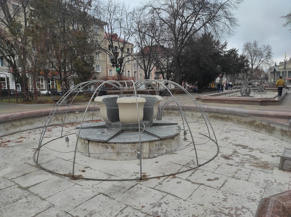 iluminaciia_fontan0.000jpg.jpg