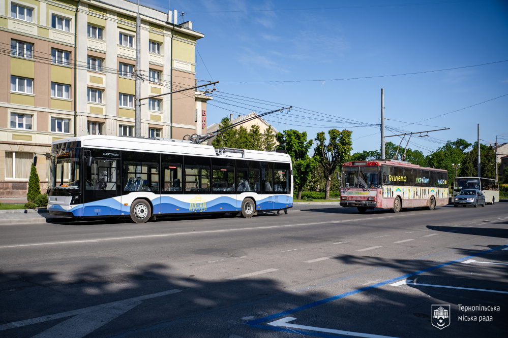 троліки010626_2.jpg
